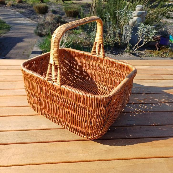 Prachtige rieten boodschappenmand, Huis en Inrichting, Woonaccessoires | Schalen en Manden, Zo goed als nieuw, Mand, Overige vormen