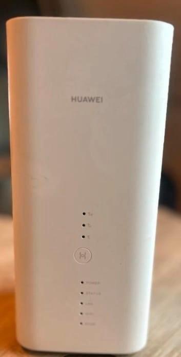 Huawei B818 263 LTE 4G+ simlock vrij , alle providers Ideaal, Computers en Software, Routers en Modems, Zo goed als nieuw, Ophalen of Verzenden