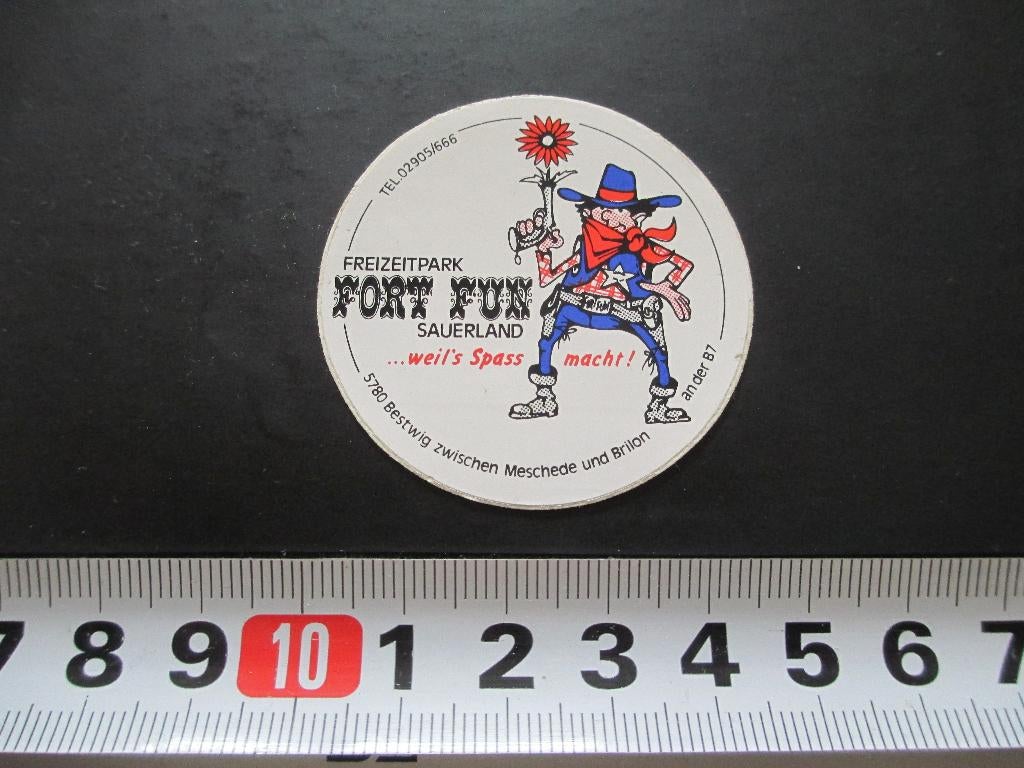 sticker freizeitpark FORT FUN sauerland strip cowboy, Verzamelen, Ophalen, Zo goed als nieuw