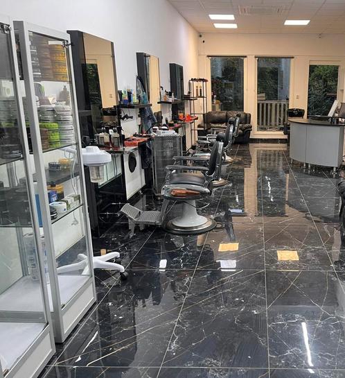Herenkapper gezocht voor gezellige kapsalon in Rotterdam, Vacatures, Vacatures | Uiterlijke verzorging, MBO, Vanaf 1 jaar, Vast contract
