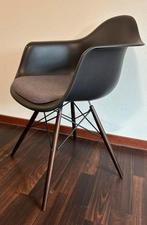 Vitra Design stoel RE DAW Charles en Ray Eames!, Huis en Inrichting, Stoelen, Ophalen, Wit, Eén