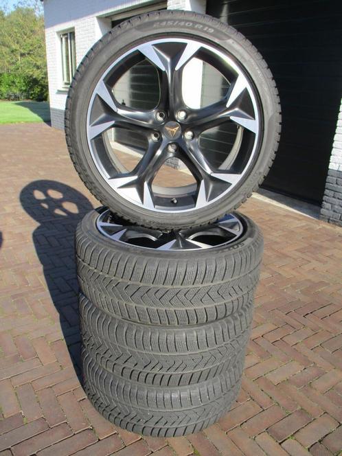 Orig. Cupra Formentor 19 inch winterbanden NIEUWSTAAT, Auto-onderdelen, Banden en Velgen, Banden en Velgen, Winterbanden, 19 inch