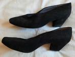 dr. Adams zwart suede pump, maat 38, Kleding | Dames, Schoenen, Ophalen, Gedragen, Zwart