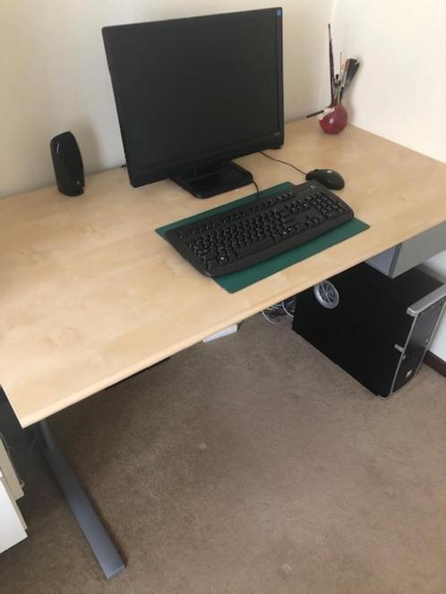 bureau, Huis en Inrichting, Bureaus, Zo goed als nieuw, Bureau, Ophalen