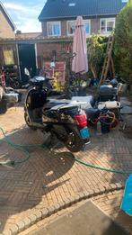 Te Koop Kymco like 50 kleur zwart weinig km bj 2016, Ophalen of Verzenden, Zo goed als nieuw, Like, Benzine