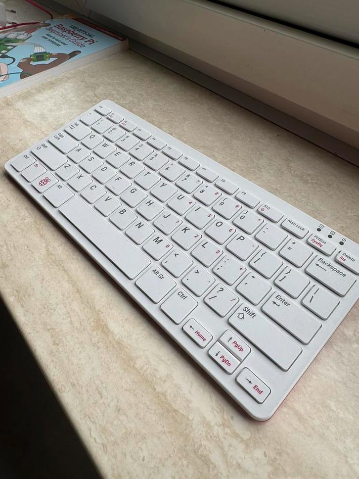 Raspberry Pi 400, Computers en Software, Desktop Pc's, Zo goed als nieuw, Minder dan 2 Ghz, 4 GB, Ophalen of Verzenden