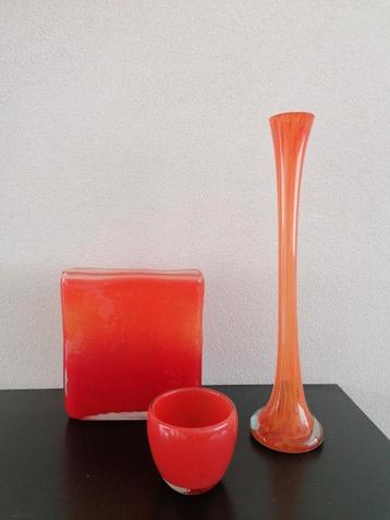 In prijs verlaagd! Set van 3 rood/oranje glazen vazen