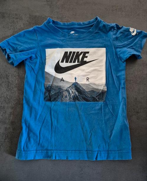Nike shirt t-shirt korte mouwen blauw maat 104, Kinderen en Baby's, Kinderkleding | Maat 104, Zo goed als nieuw, Jongen, Shirt of Longsleeve