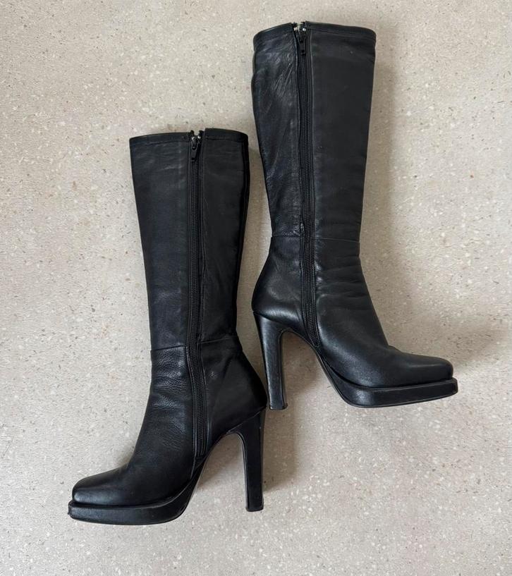ZGAN! Zwarte leren plateau laarzen mt 37, Kleding | Dames, Schoenen, Zo goed als nieuw, Hoge laarzen, Zwart, Ophalen of Verzenden