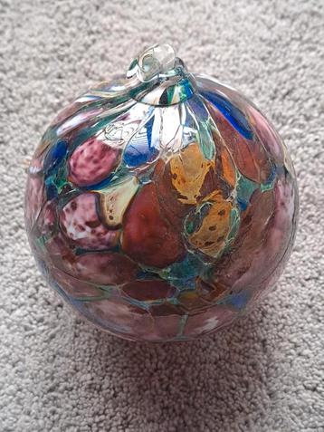 Moderne Glazen Kerstbal beschikbaar voor biedingen
