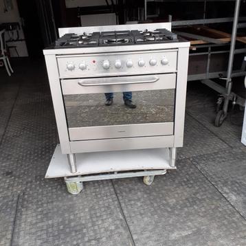 Ariston 5-pits gasfornuis met oven - Werkend beschikbaar voor biedingen