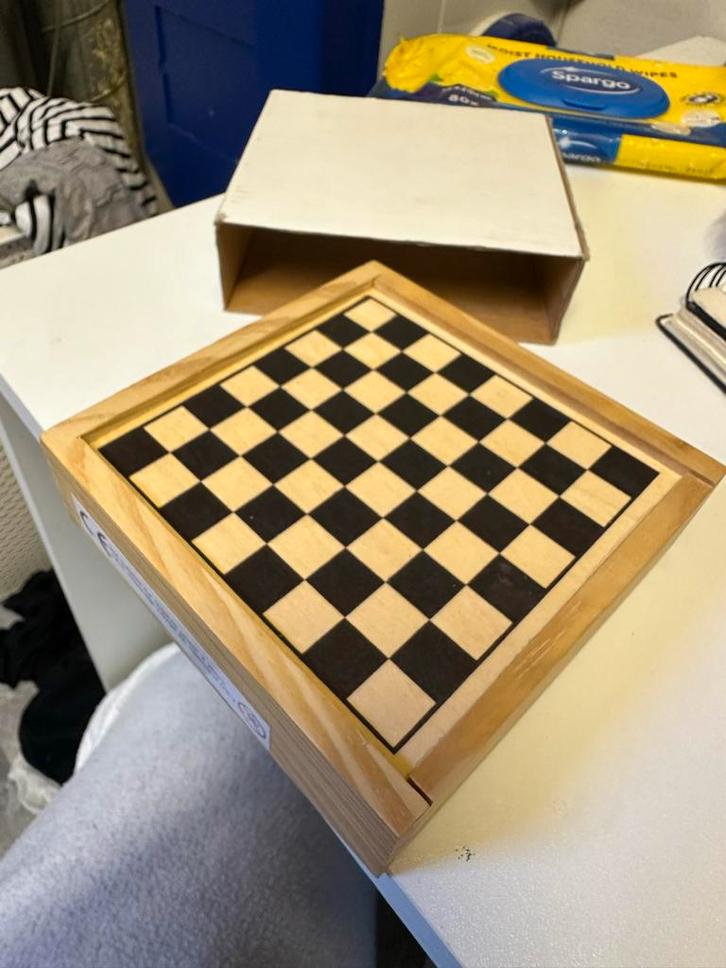 2 Reisspellen: Schaak, Backgammon, Mens-erger-je-niet, Hobby en Vrije tijd, Gezelschapsspellen | Bordspellen, Gebruikt, Een of twee spelers