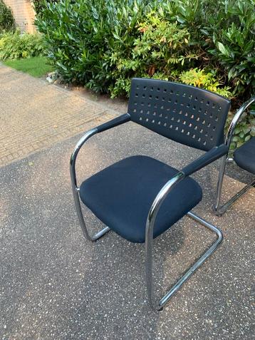 4 Vitra Vis-a-Vis Stoelen - Zwart beschikbaar voor biedingen