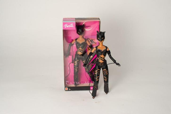 2x Barbie Catwoman B5838 (1x nieuw in doos), Verzamelen, Poppen, Nieuw, Pop, Ophalen of Verzenden
