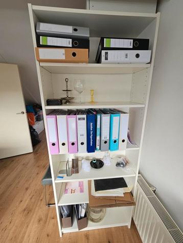 Ikea boekenkast met 5 planken