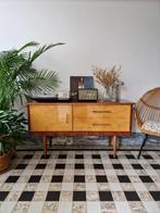Vintage sixties dressoir / platenspeler meubel / retro kast, Huis en Inrichting, Kasten | Televisiemeubels, Minder dan 100 cm