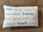 Sierkussen wit/blauw met tekst beach house, Ophalen of Verzenden, Zo goed als nieuw, Wit, Rechthoekig