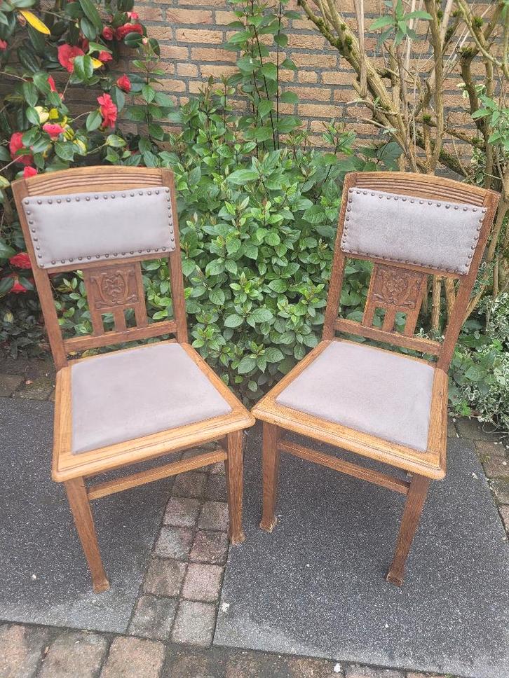Gratis op te halen 2 antieke stoelen, Huis en Inrichting, Stoelen, Zo goed als nieuw, Twee, Hout, Stof, Bruin, Ophalen