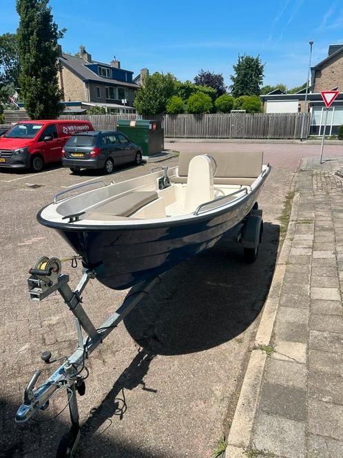 8pk suzuki sloep 4,4m met trailer, Watersport en Boten, Bootonderdelen, Zo goed als nieuw, Overige typen, Motorboot, Ophalen of Verzenden