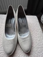Bruidsschoenen maat 42 - Slechts 1 keer gedragen!, Pumps, Wit, Ophalen of Verzenden, Gedragen