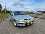 Renault Mégane 1.4 16V Privilege 2001, Auto's, Voorwielaandrijving, Stof, 1250 kg, 1055 kg