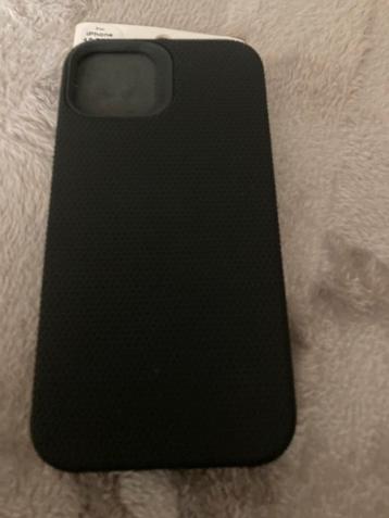 Iphones 15 plus hoesjes 3 stuks 2 dezelfde 1 ander model  beschikbaar voor biedingen