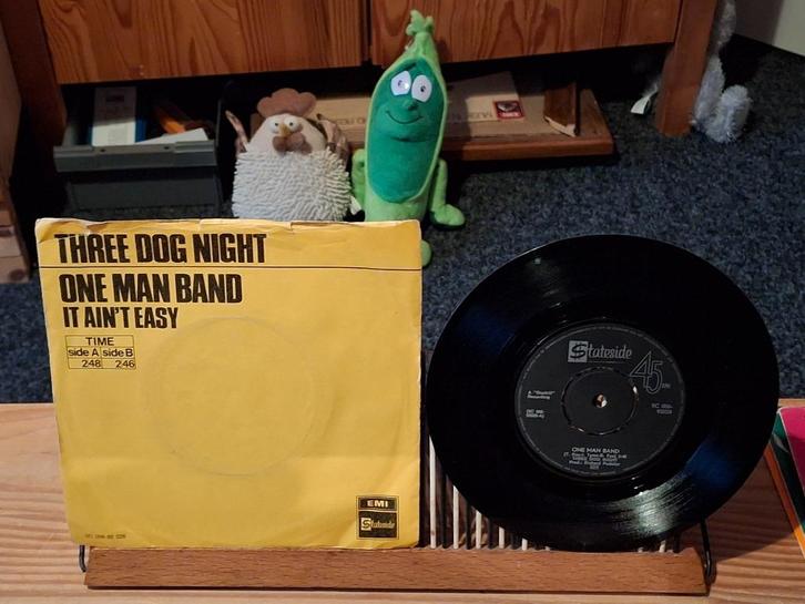 Three Dog Night-One man band(254) 4 euro vaste prijs, Cd's en Dvd's, Vinyl Singles, Zo goed als nieuw, Single, Pop, 7 inch, Ophalen of Verzenden