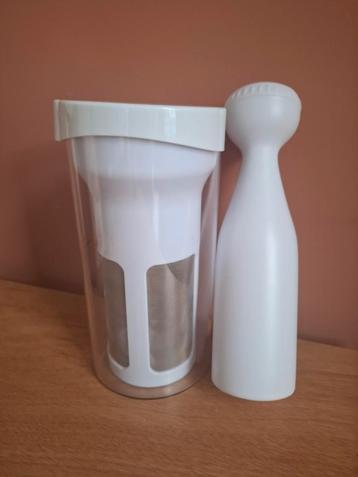 Set voor plantaardige melk maken beschikbaar voor biedingen