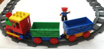 Lego Duplo Duwtrein Met Rails En Conducteur beschikbaar voor biedingen
