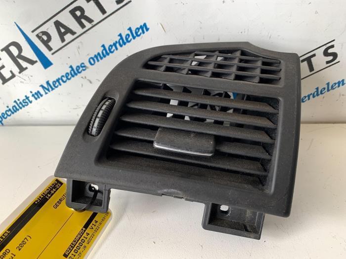 Luchtrooster Dashboard van een Mercedes S-Klasse, Auto-onderdelen, Dashboard en Schakelaars, Mercedes-Benz, Gebruikt, 3 maanden garantie