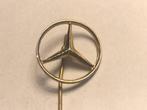 Metalen MERCEDES STER AUTOMERK Speld (Goudkleur)., Verzamelen, Verzenden, Zo goed als nieuw, Transport, Speldje of Pin