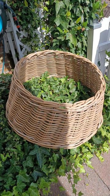 Rattan kerstboom mand  beschikbaar voor biedingen