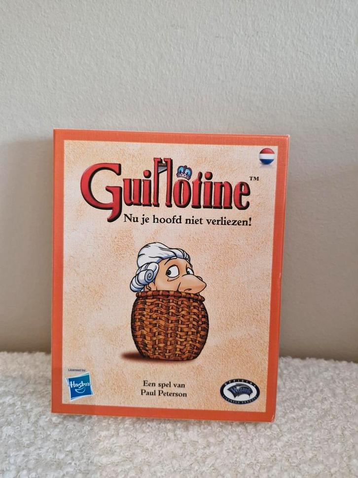 Guillotine Kaartspel - Nu je hoofd niet verliezen!, Hobby en Vrije tijd, Gezelschapsspellen | Bordspellen, Zo goed als nieuw, Een of twee spelers