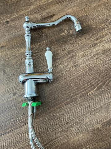 klassieke waterkraan beschikbaar voor biedingen