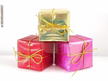 3 decoratieve Sinterklaas cadeautjes pakjesavond – 7.5cm beschikbaar voor biedingen