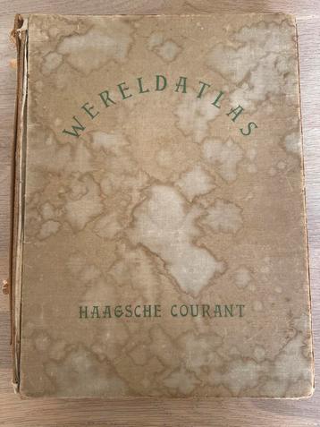 Oude Wereldatlas - Haagsche Courant beschikbaar voor biedingen
