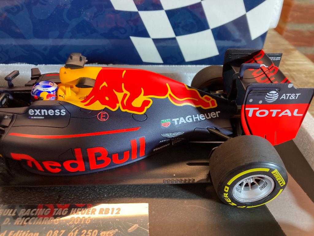 ✅ Daniël Ricciardo 1:18 RB12 2016 Minichamps Red Bull Racing, Verzamelen, Automerken, Motoren en Formule 1, Ophalen of Verzenden