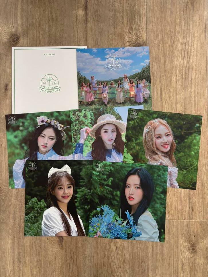 loona island poster set, Verzamelen, Muziek, Artiesten en Beroemdheden, Zo goed als nieuw, Ophalen of Verzenden
