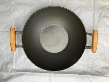 Gietijzeren wokpan fair. Staub rond 37 cm  beschikbaar voor biedingen