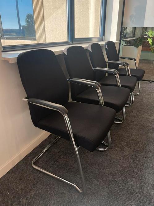Stijlvolle zwarte kantoorstoel - Comfort & Design, Huis en Inrichting, Stoelen, Gebruikt, Vier, Zwart, Ophalen