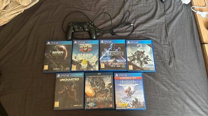 Sony PS4 games met controller, Spelcomputers en Games, Spelcomputers | Sony PlayStation 4, Zo goed als nieuw, Original, Met 1 controller