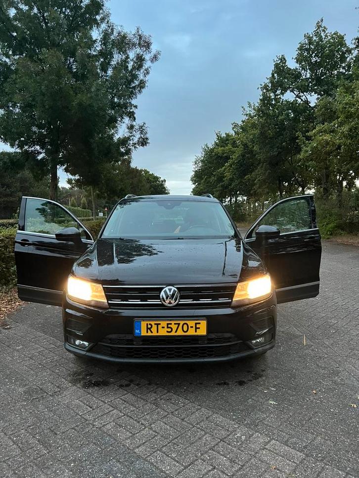 Volkswagen Tiguan 1.4 TSI 150pk 4Motion DSG 2018 Zwart, Auto's, Volkswagen, Particulier, Tiguan, Benzine, D, SUV of Terreinwagen