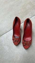 Gucci rood koraalrode hakken, Kleding | Dames, Schoenen, Ophalen of Verzenden, Gedragen, Rood