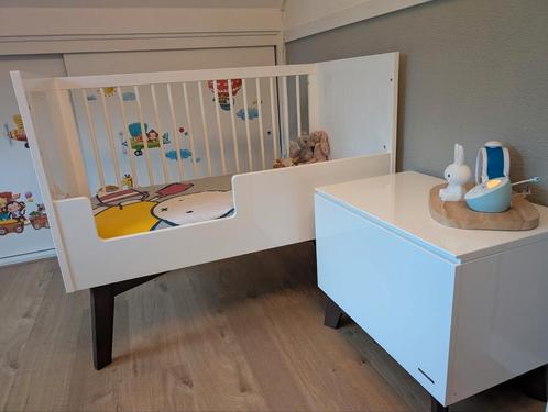 Kidsmill sixties commode, ledikant, speelkist (nieuw >€1600), Kinderen en Baby's, Kinderkamer | Complete kinderkamers, Zo goed als nieuw