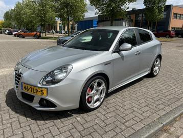 Alfa romeo Giulietta 1.4 T Distinctive Sport 170PK AUT LEER  beschikbaar voor biedingen