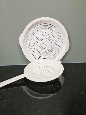 Tupperware platvergiet beschikbaar voor biedingen