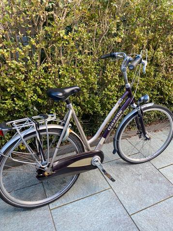 Te koop gazelle dames fiets beschikbaar voor biedingen