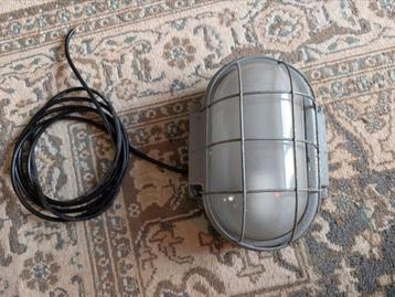 Twee vintage mijn lampen beschikbaar voor biedingen