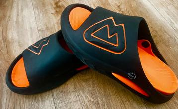 Slippers sport zomer CASUAL 4 zwembaden/zomervakantie MAAT43 beschikbaar voor biedingen