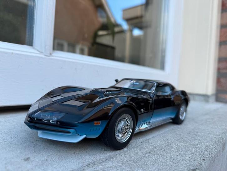 1:18 Chevrolet Corvette Mantaray 1968 Autoart 71041 / JJTOP, Hobby en Vrije tijd, Modelauto's | 1:18, Zo goed als nieuw, Auto